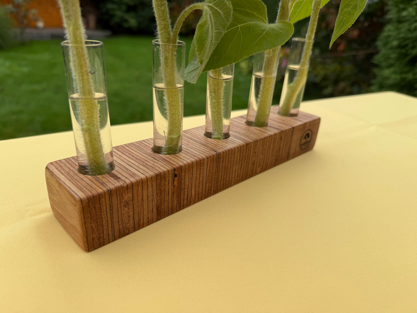 Blumenvase mit Reagenzgläsern in Schichtbuche quer ( unikat )