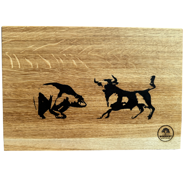 Holzbrett mit gelasertem Motiv und schwarzem Epoxidharz-Inlay