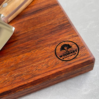 Schneidebrett aus Merbau – fein gemasert & von Natur aus elegant - 40x30x2 cm