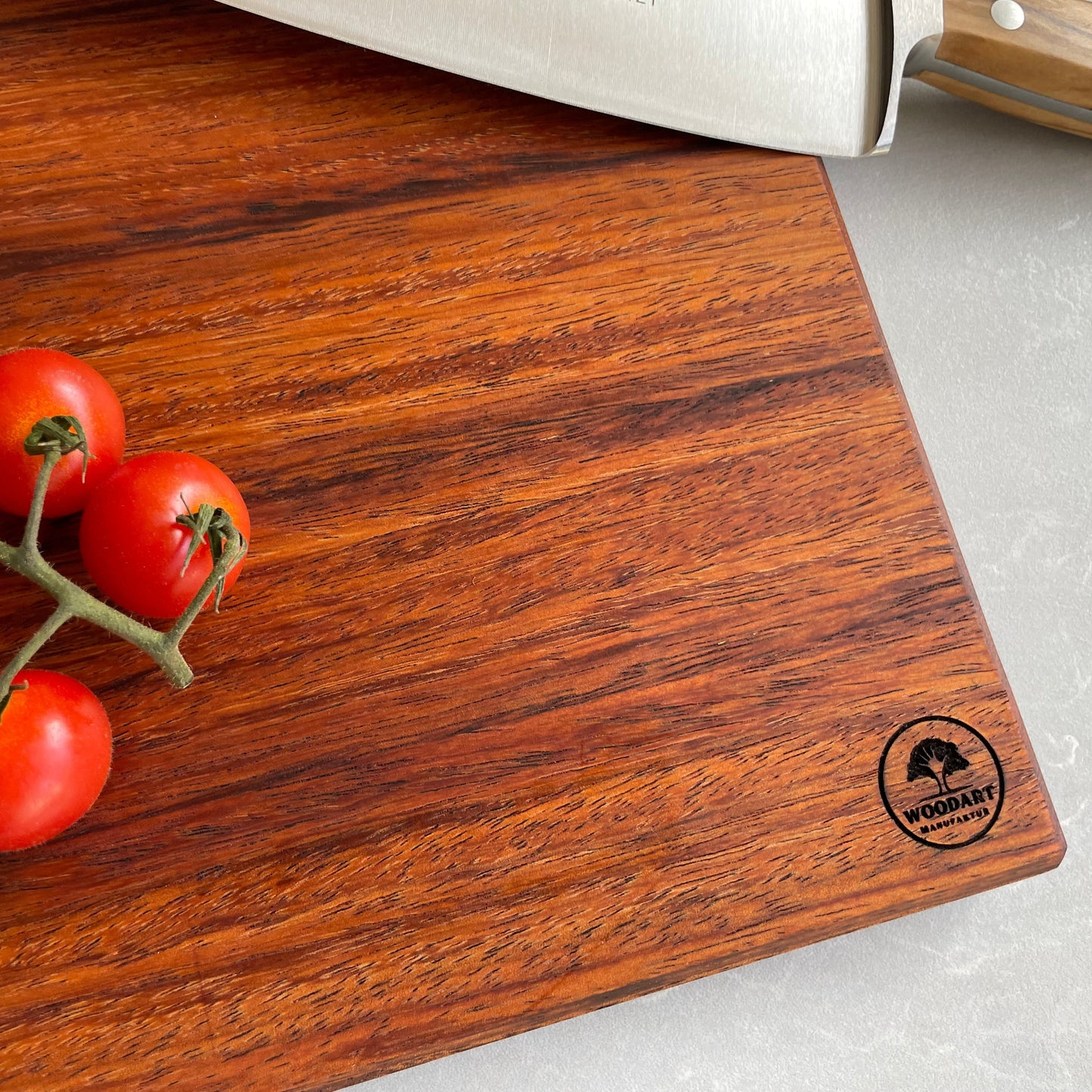 Schneidebrett aus Merbau – fein gemasert & von Natur aus elegant - 40x30x2 cm